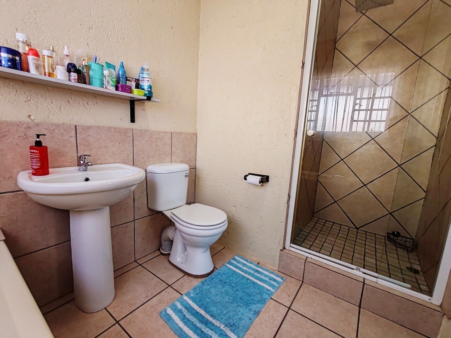 2 Bedroom Property for Sale in Potchefstroom North West